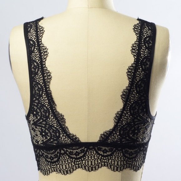 🆕 Date Night - Black Plunge Lace Bralette - Picture 2 of 3